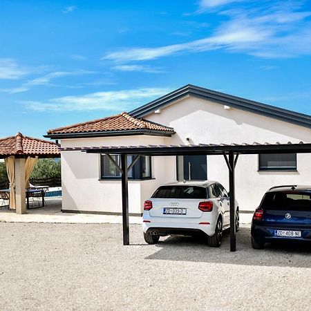 Wonderful Holiday House Bruno With Heated Pool Zadar Eksteriør bilde