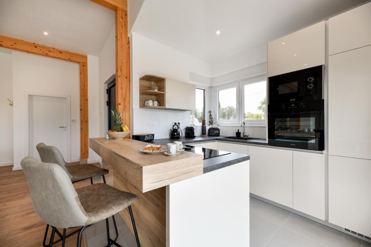 Wonderful Holiday House Bruno With Heated Pool Zadar Eksteriør bilde