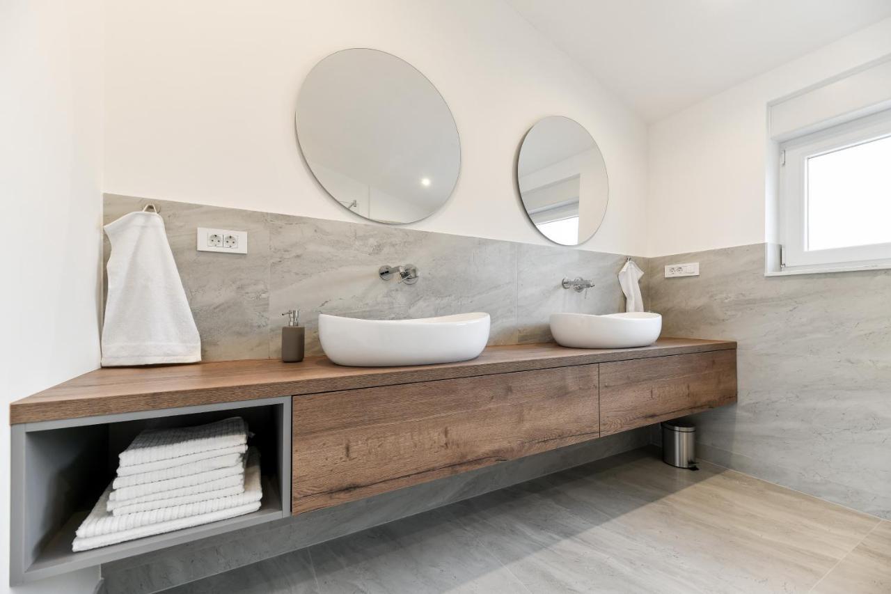 Wonderful Holiday House Bruno With Heated Pool Zadar Eksteriør bilde
