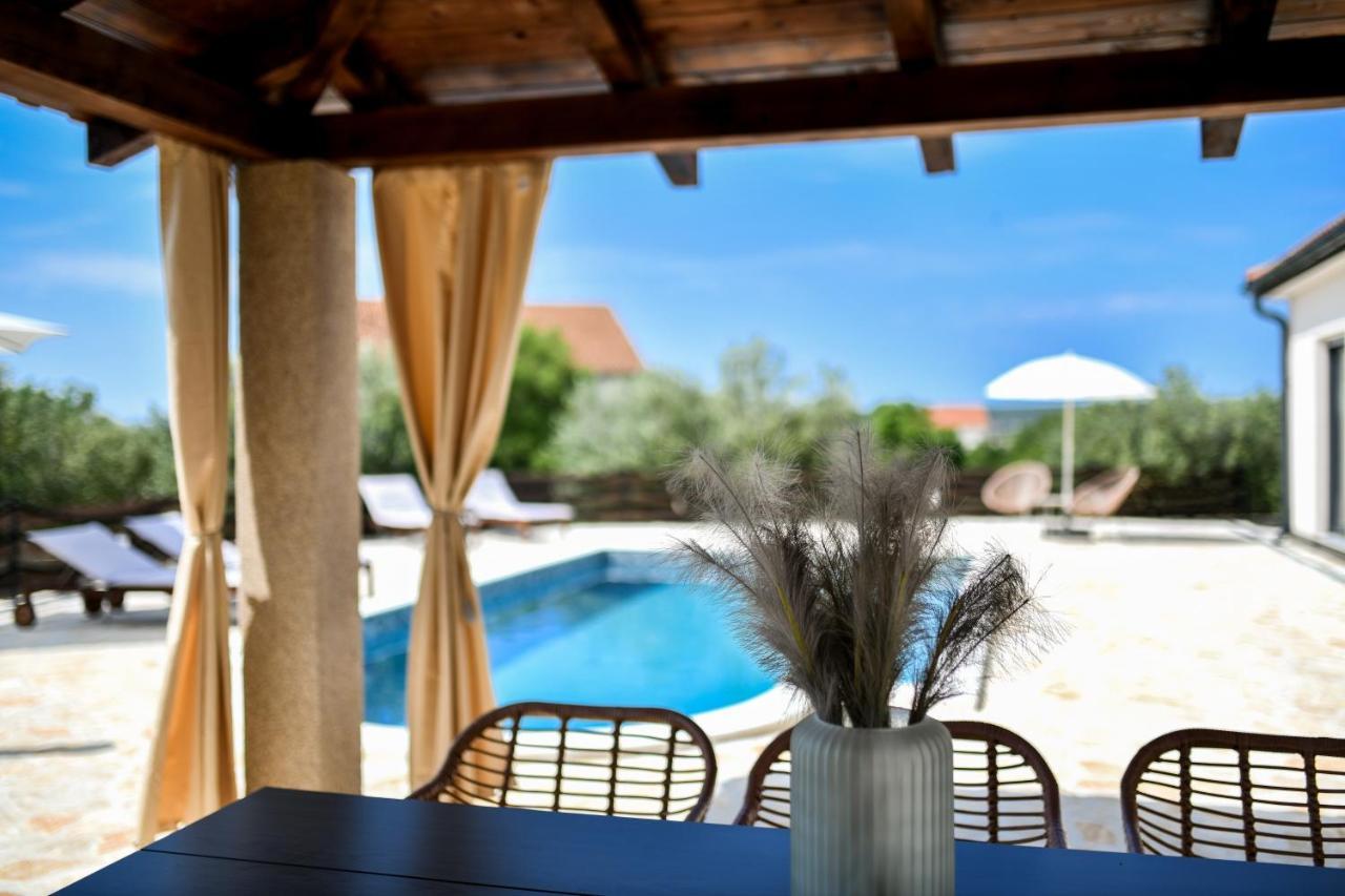 Wonderful Holiday House Bruno With Heated Pool Zadar Eksteriør bilde