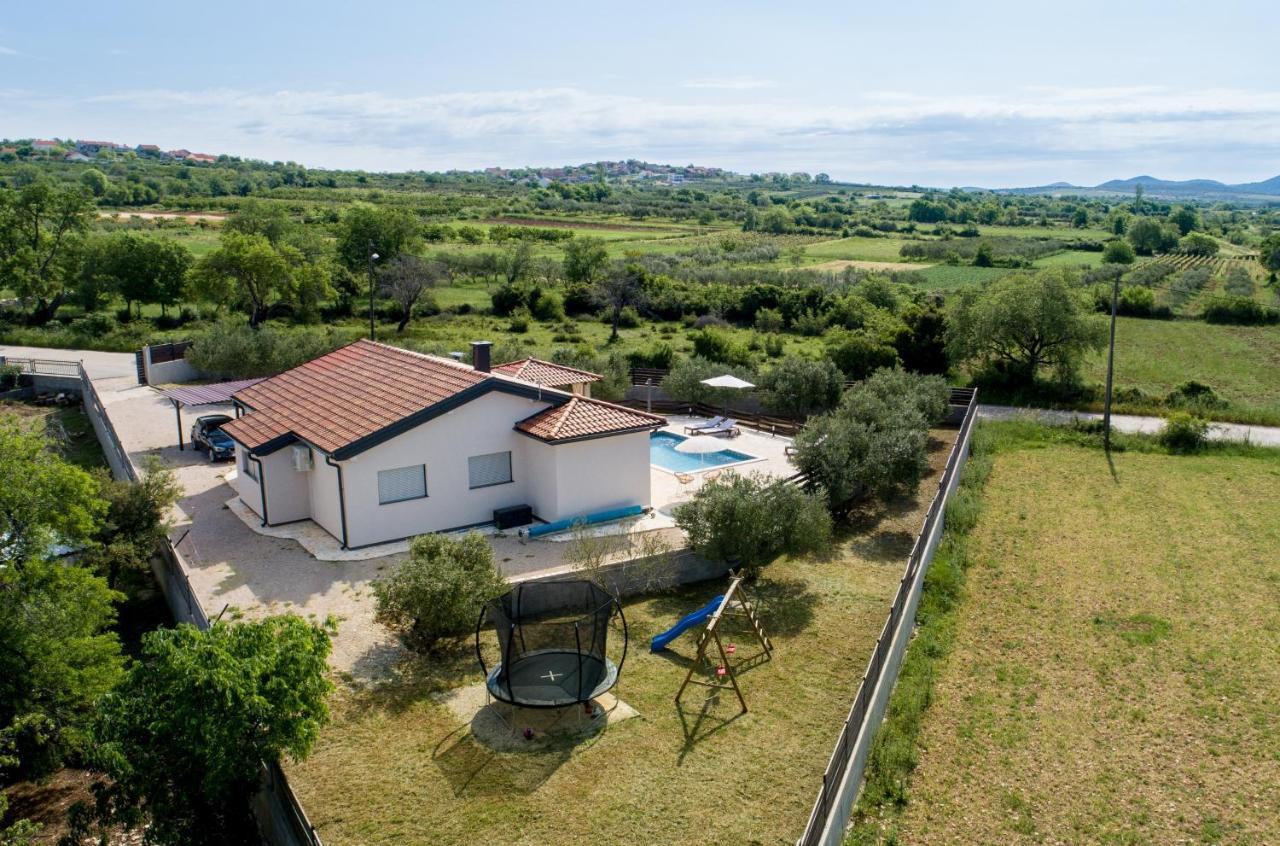 Wonderful Holiday House Bruno With Heated Pool Zadar Eksteriør bilde